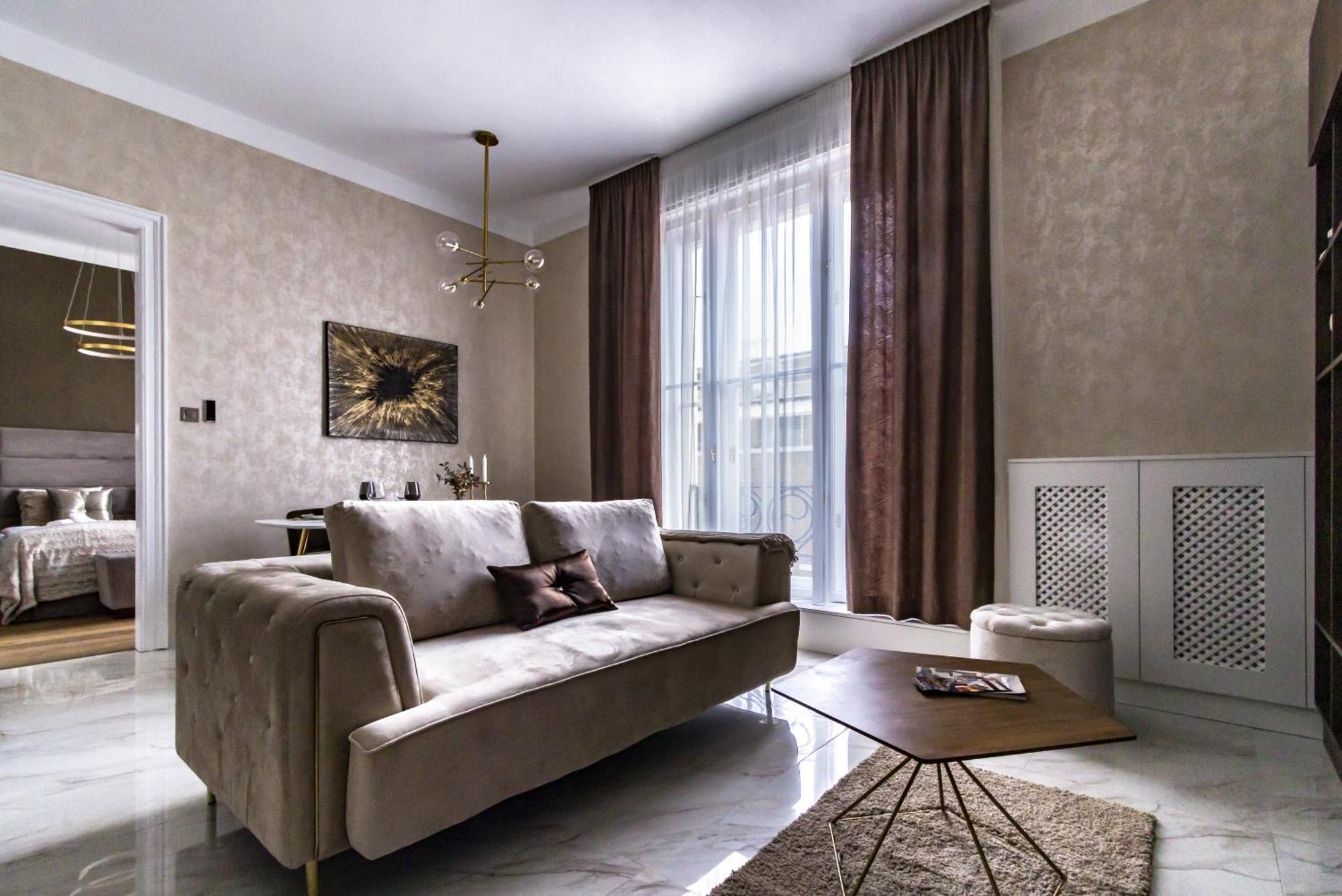 N16 Deluxe Apartment Budapest Luaran gambar