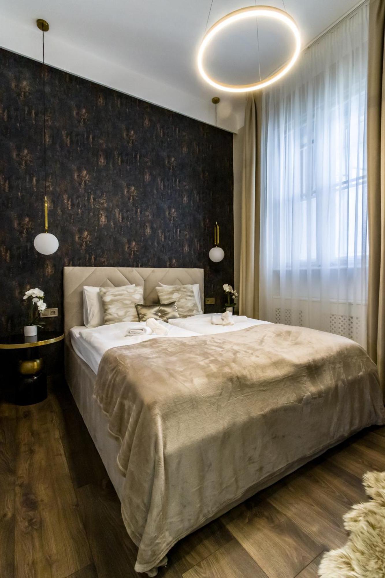 N16 Deluxe Apartment Budapest Luaran gambar