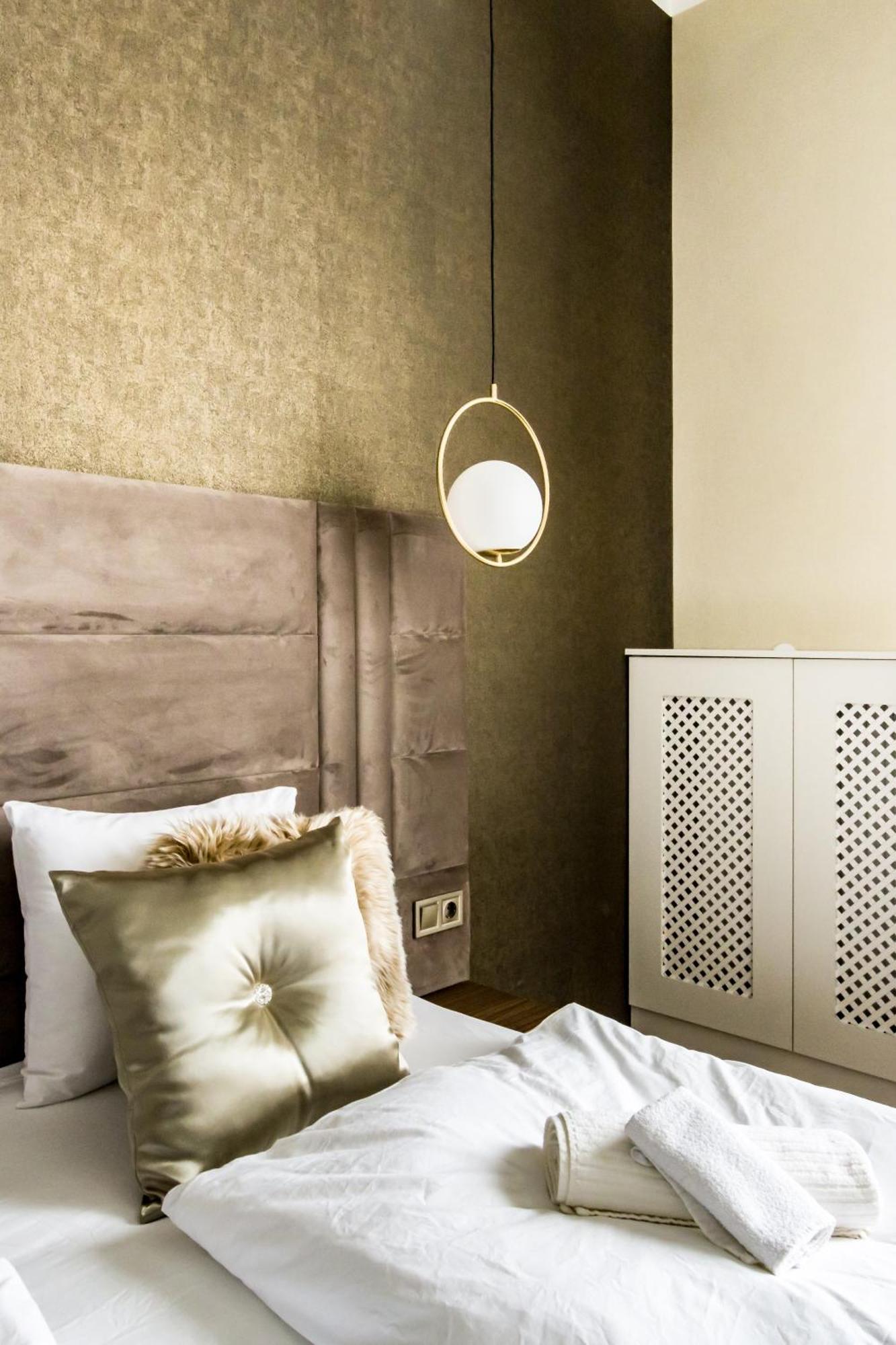 N16 Deluxe Apartment Budapest Luaran gambar