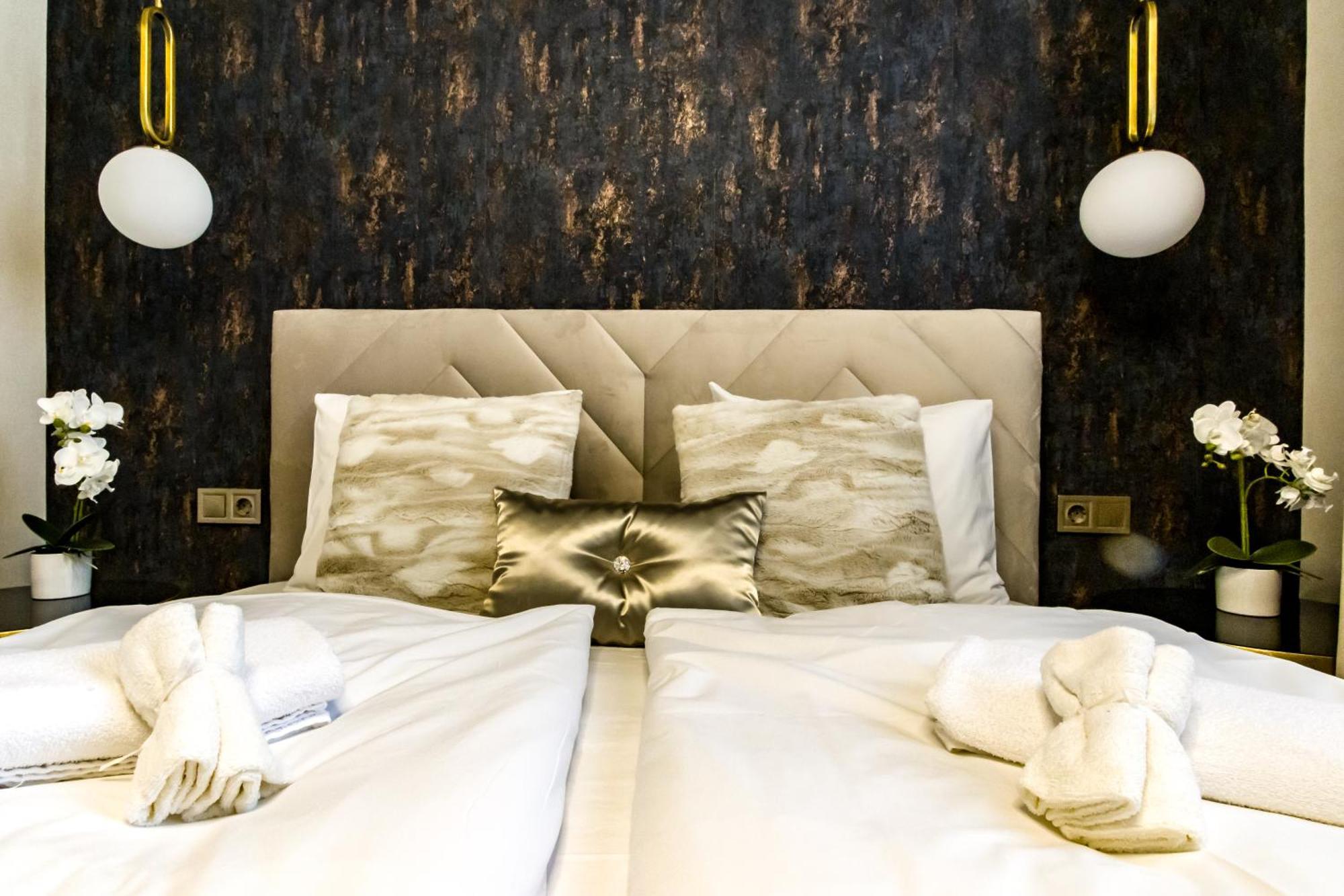 N16 Deluxe Apartment Budapest Luaran gambar