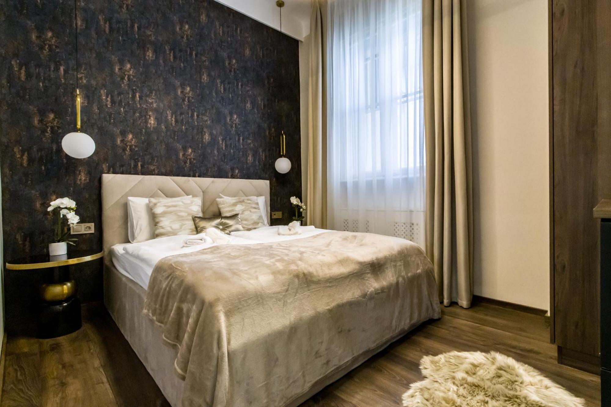N16 Deluxe Apartment Budapest Luaran gambar