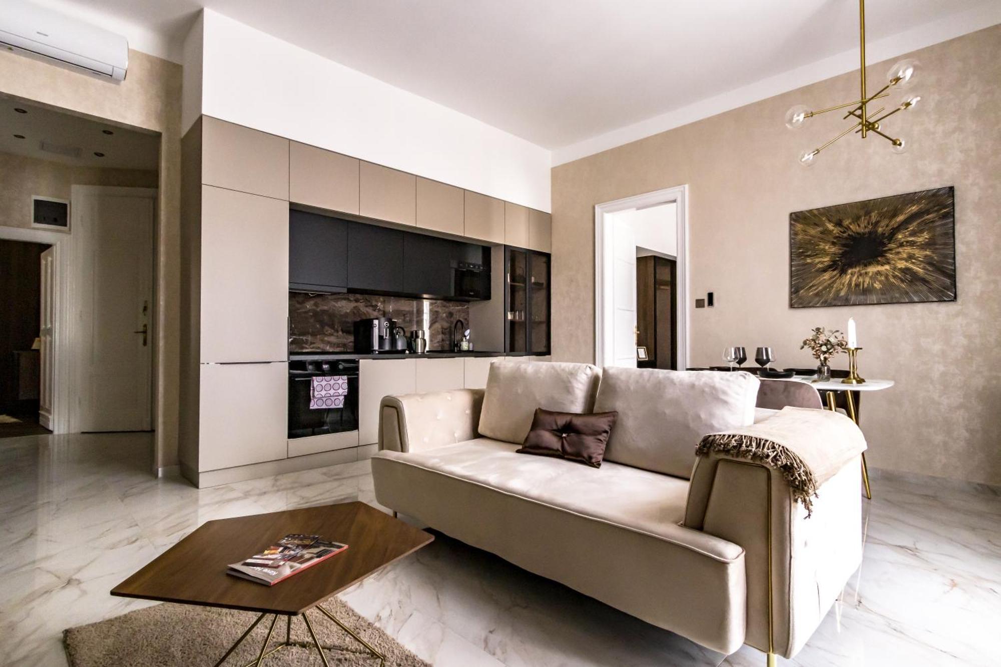N16 Deluxe Apartment Budapest Luaran gambar