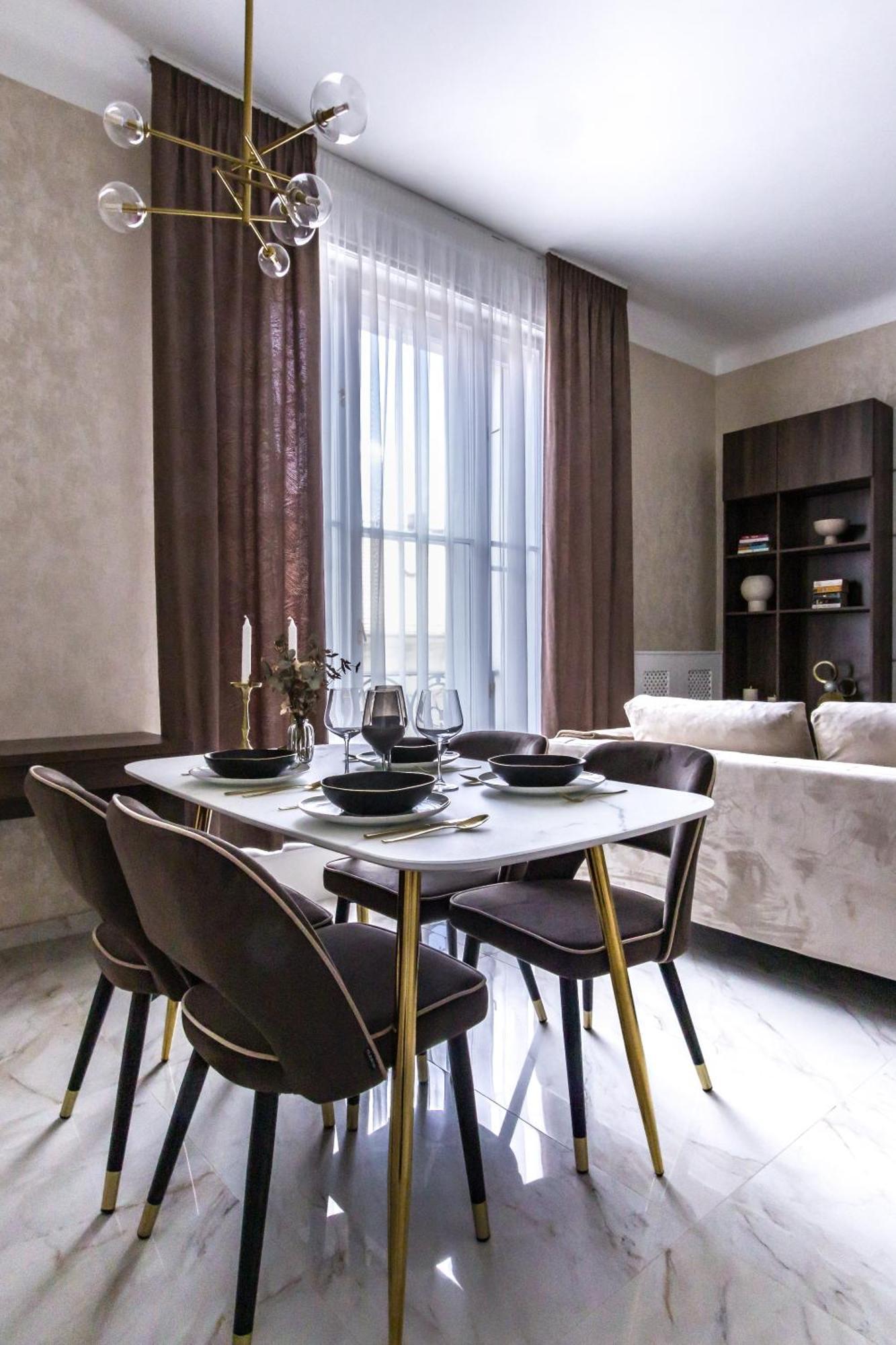 N16 Deluxe Apartment Budapest Luaran gambar